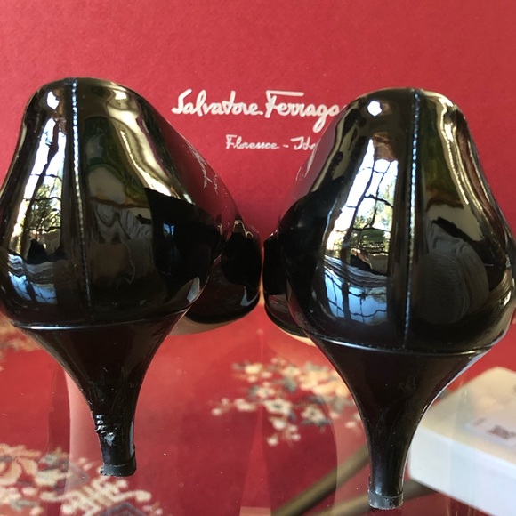 SALVATORE FERRAGAMO | Dalia Black Patent Heels 6 - Picture 6 of 8